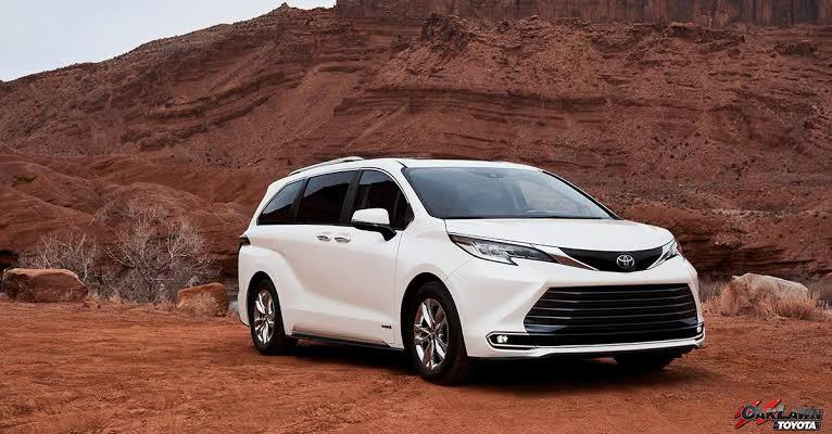 Toyota Sienna 2021 in Colorado Springs, CO