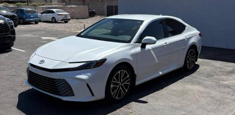 Toyota Camry Hybrid 2026