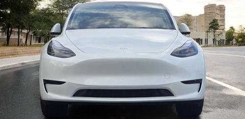 Tesla Model Y 2025