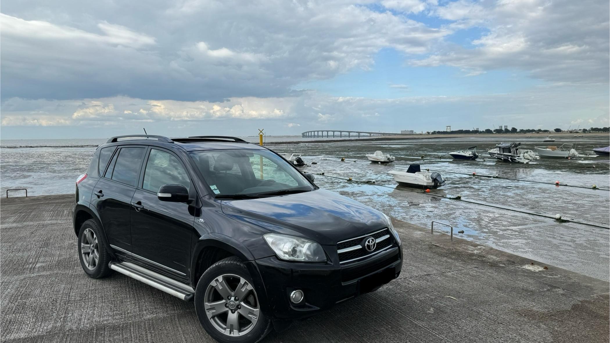 Toyota RAV 4 2009 à Dompierre-sur-Mer