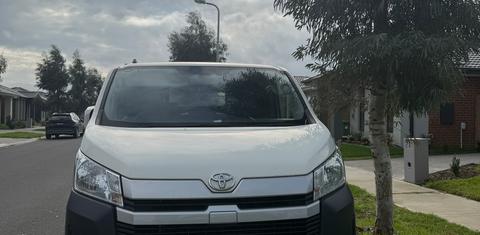 Toyota HIACE 2021