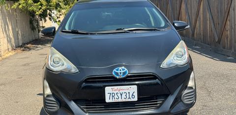 Toyota Prius c 2016