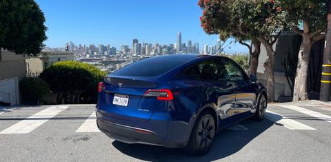 Tesla Model Y 2024