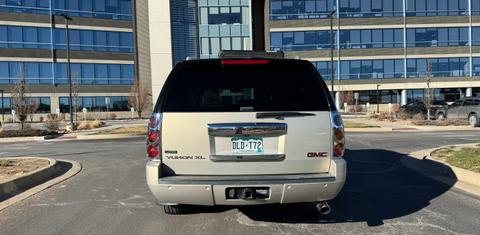 GMC Yukon XL 2011