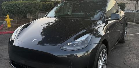 Tesla Model Y 2024