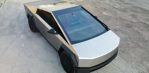 Tesla Cybertruck 2025