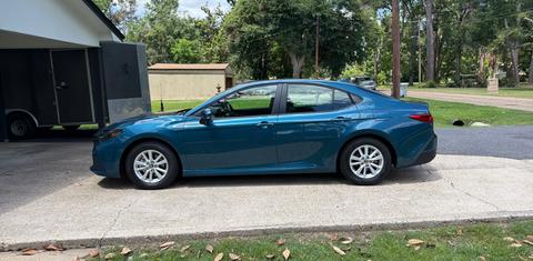 Toyota Camry Hybrid 2026