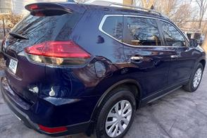 Nissan Rogue car