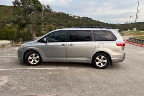 Toyota Sienna car