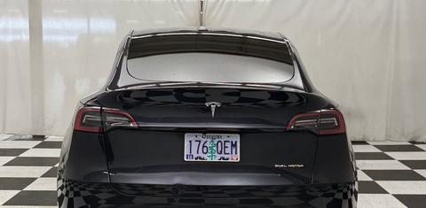 Tesla Model Y 2025