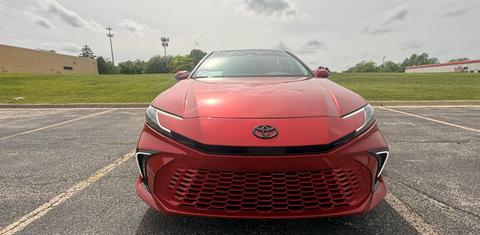 Toyota Camry Hybrid 2025