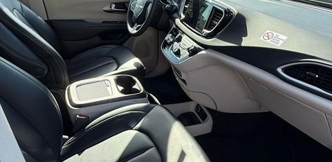 Chrysler Pacifica 2023