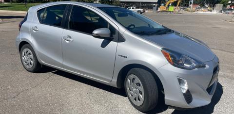 Toyota Prius c 2016