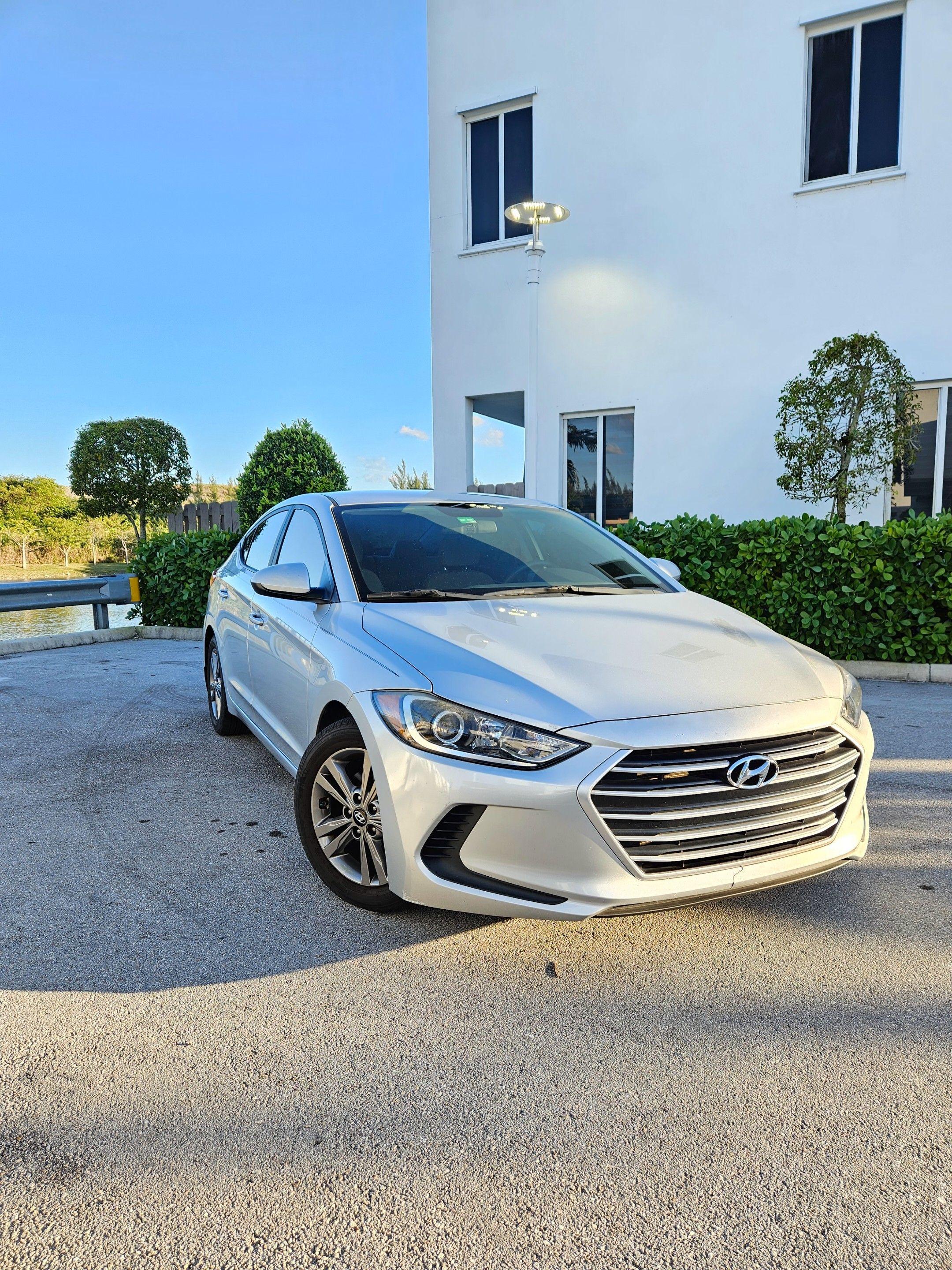 Hyundai Elantra 2017 in 