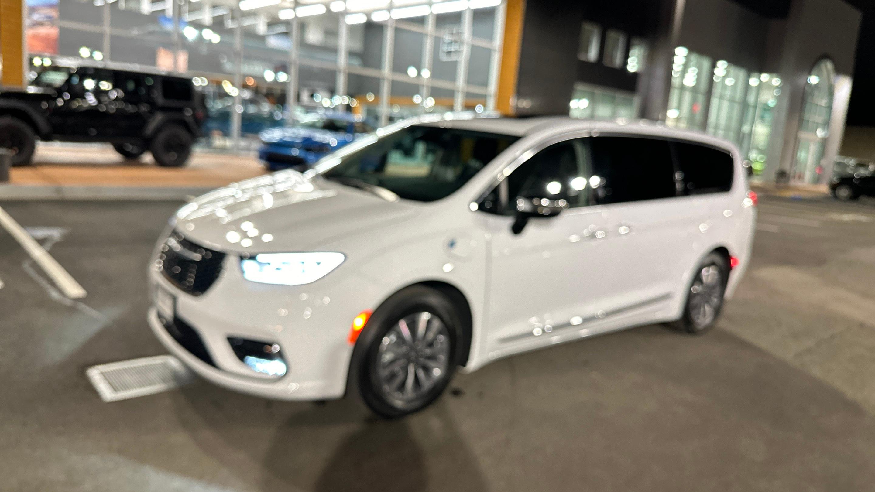 Chrysler Pacifica 2023 rental in Mountain View, CA by Hashim I. | Turo