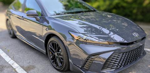 Toyota Camry Hybrid 2025