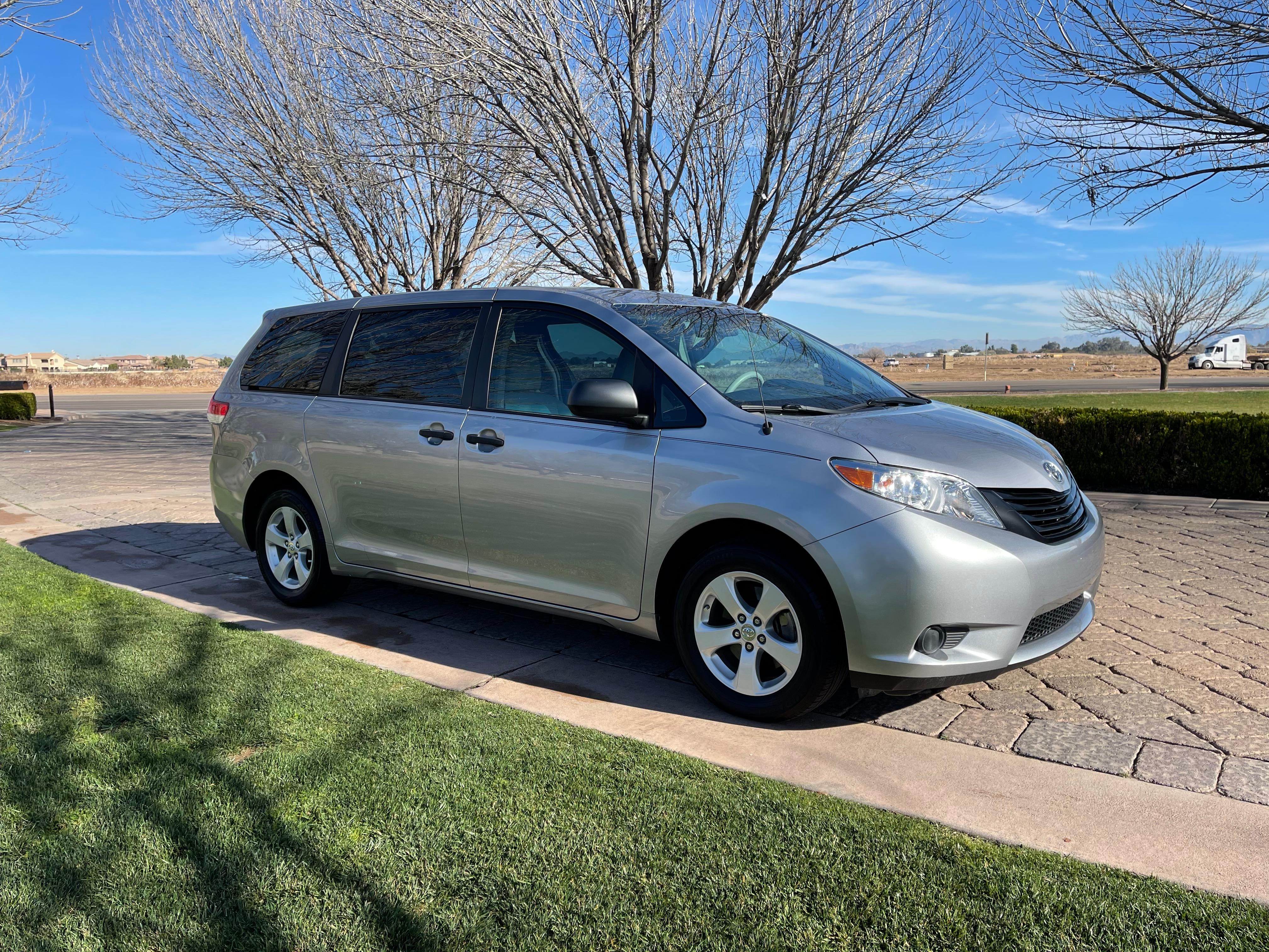 Toyota Sienna 2012 in Queen Creek, AZ