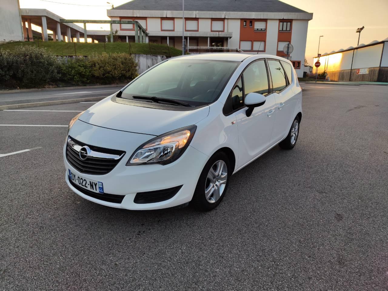 Opel MERIVA 2015 à Ussel