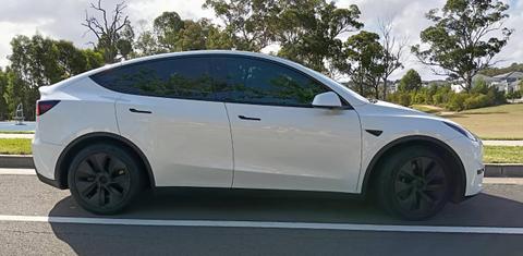 Tesla MODEL Y 2024