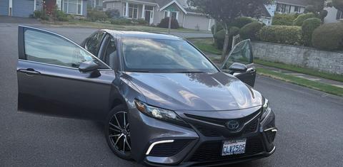 Toyota Camry Hybrid 2024