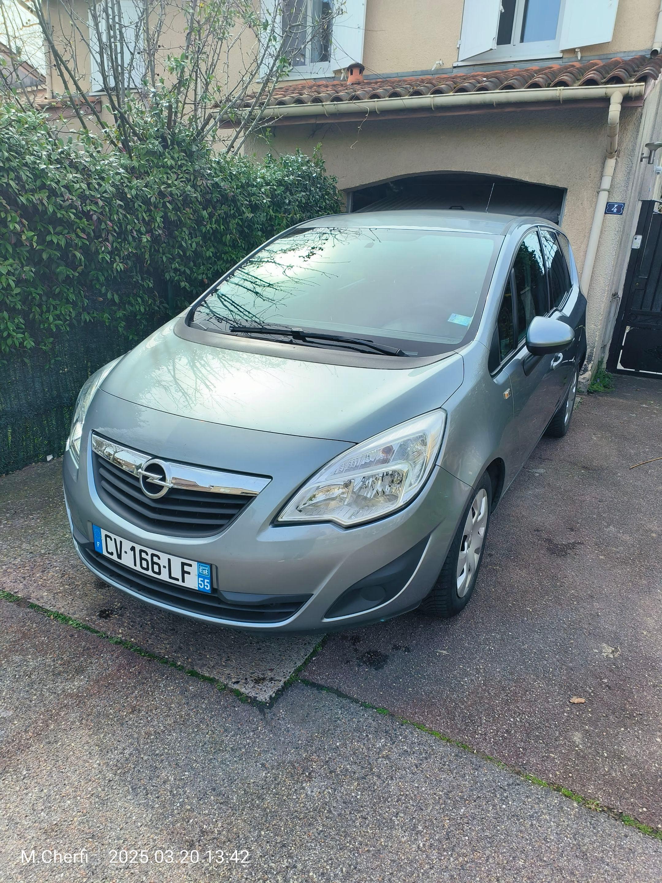Opel MERIVA 2013 à Lyon