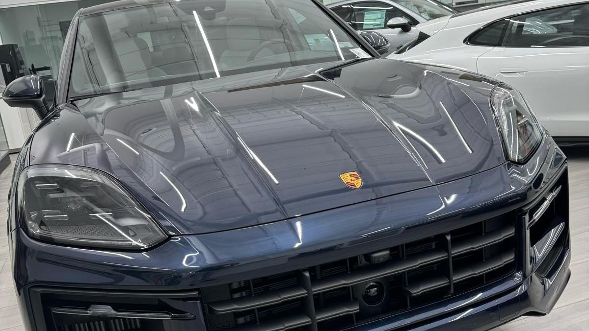 Porsche Cayenne 2024 in New Braunfels, TX