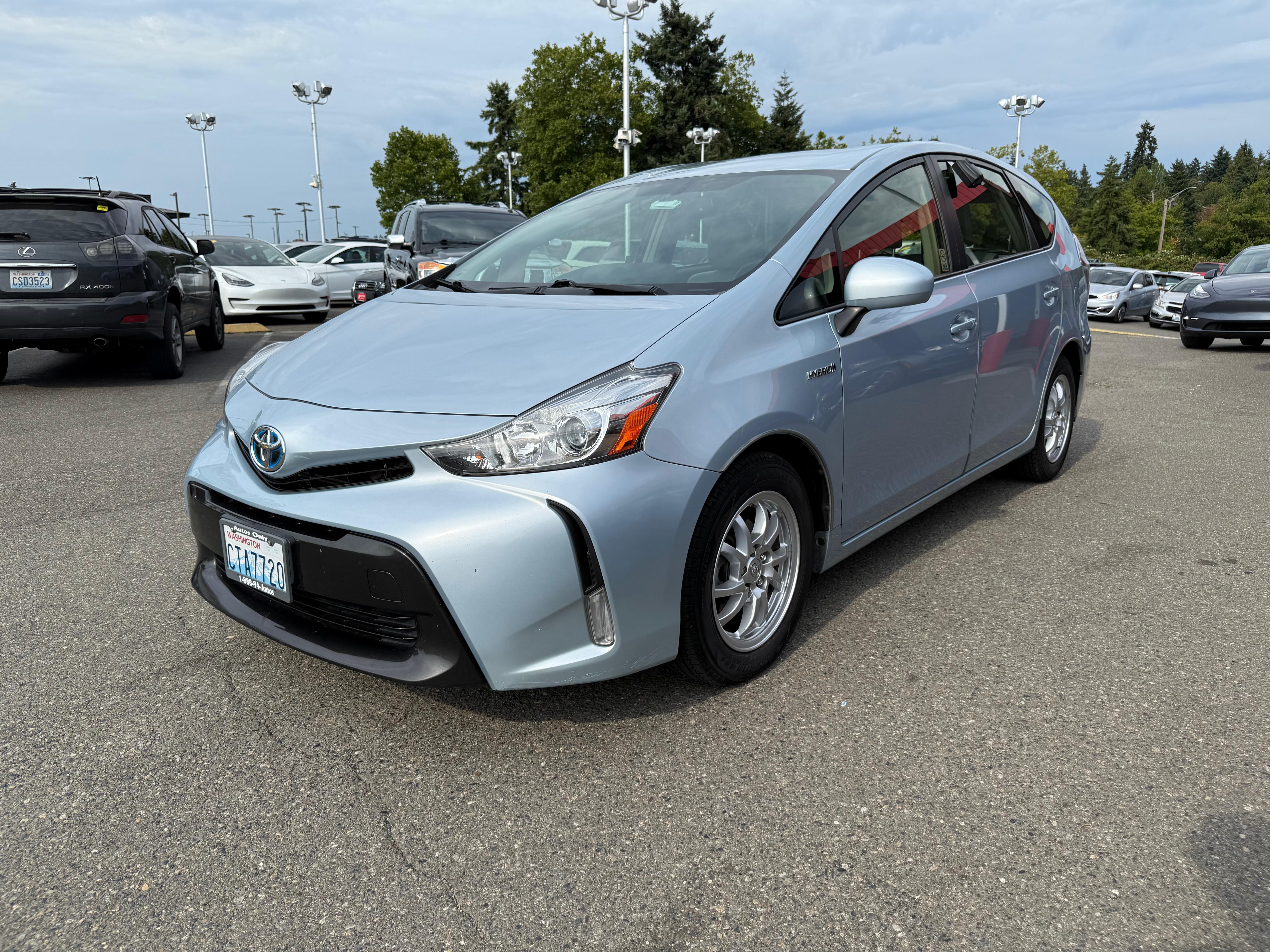 Toyota Prius v 2016 in Burien, WA