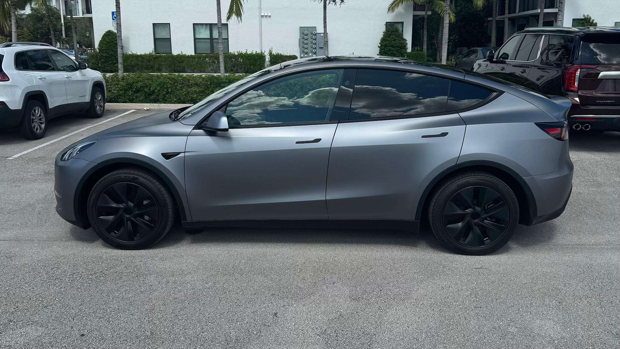 Tesla Model Y 2024 in Pembroke Pines, FL