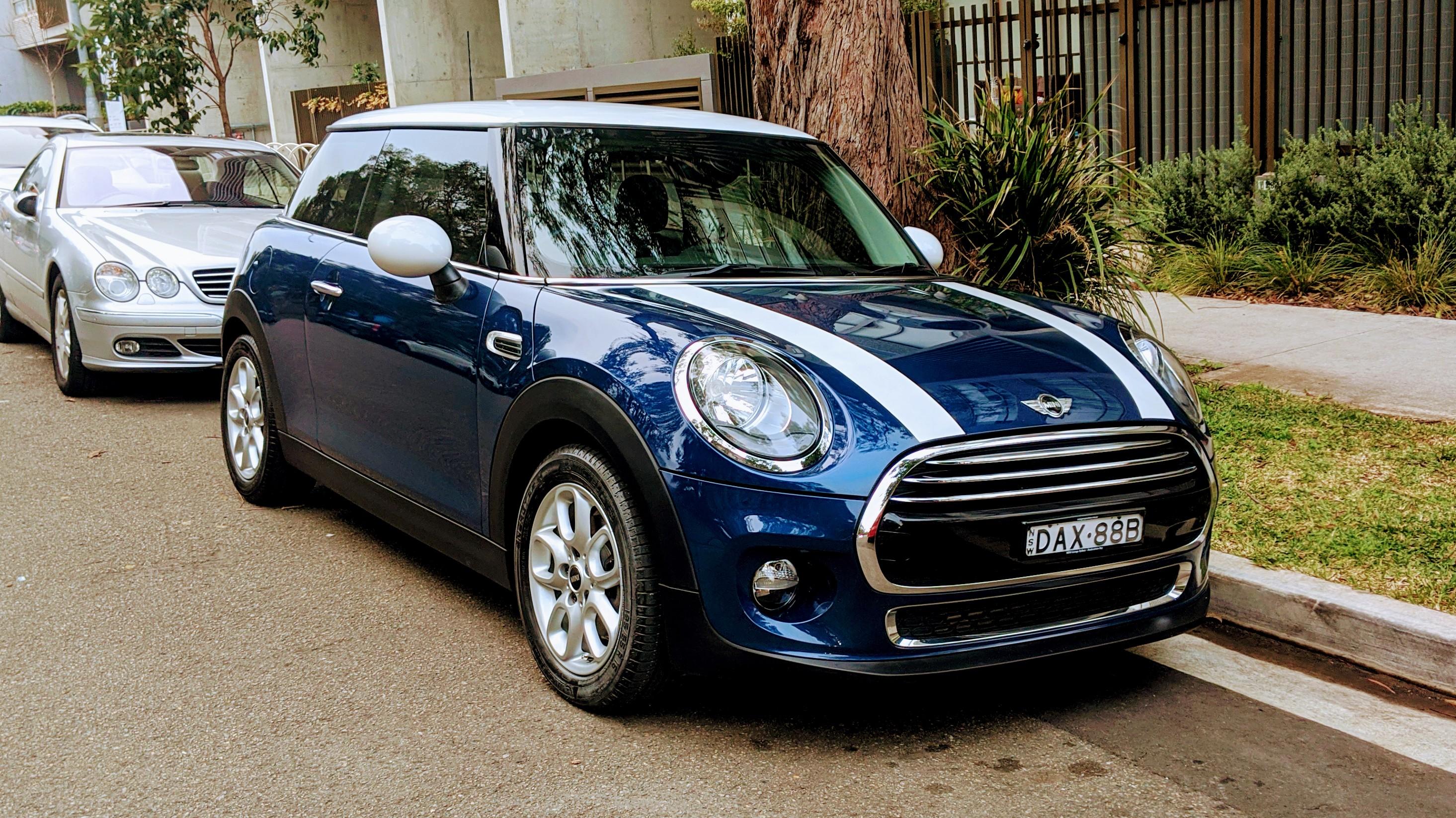 MINI COOPER 2015 in Waterloo