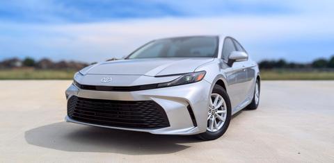 Toyota Camry Hybrid 2025