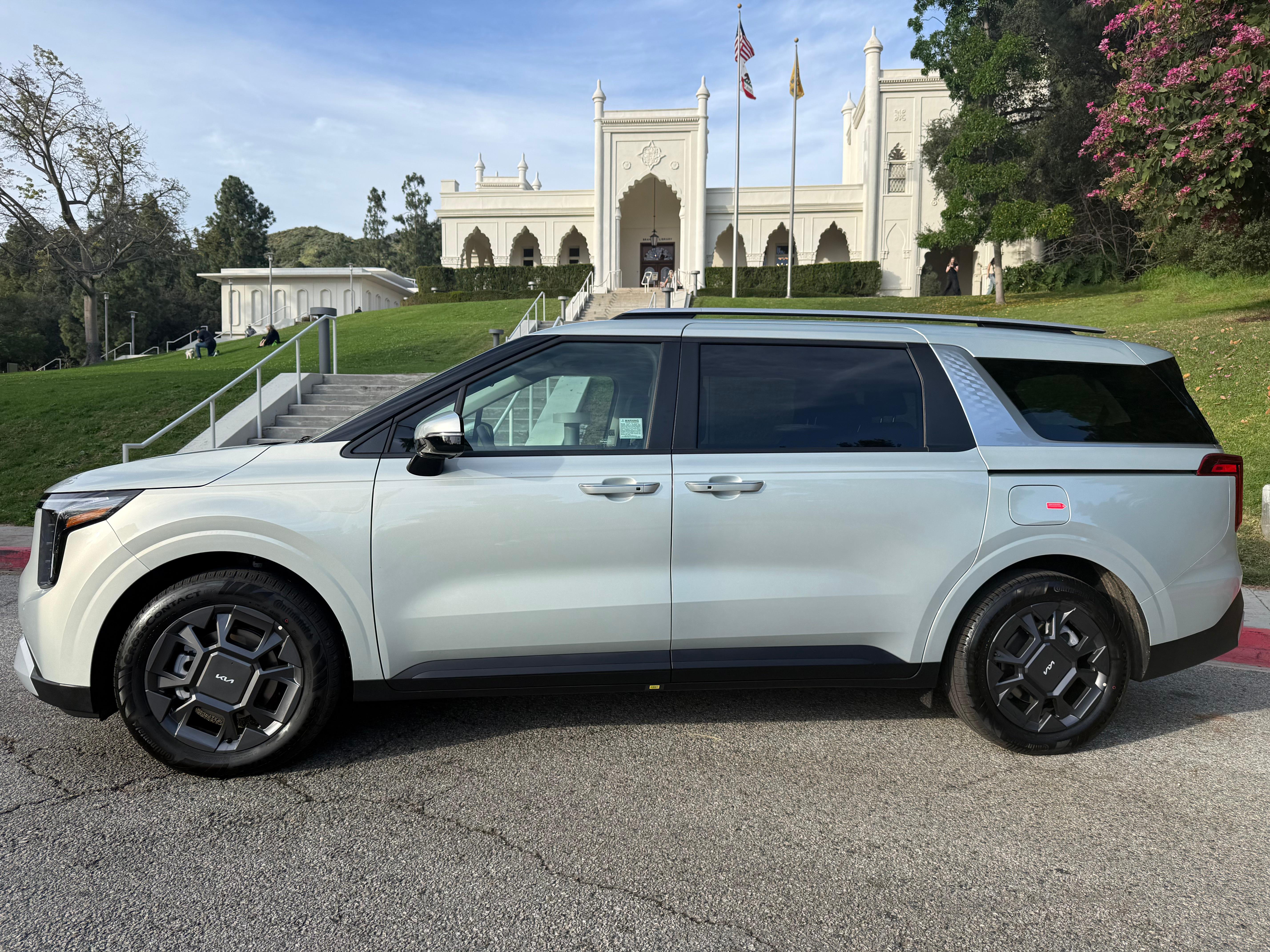 Kia Carnival Hybrid 2026 in 