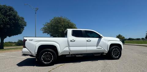 Toyota Tacoma 2024