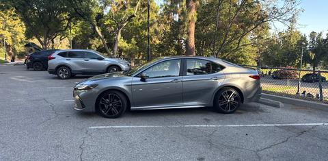 Toyota Camry Hybrid 2026