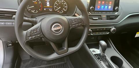 Nissan Altima 2024