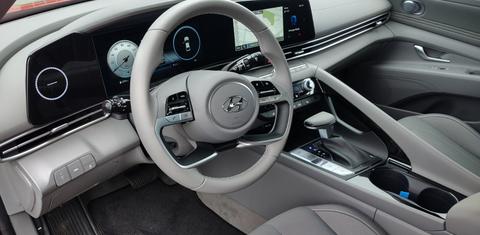Hyundai Elantra 2023