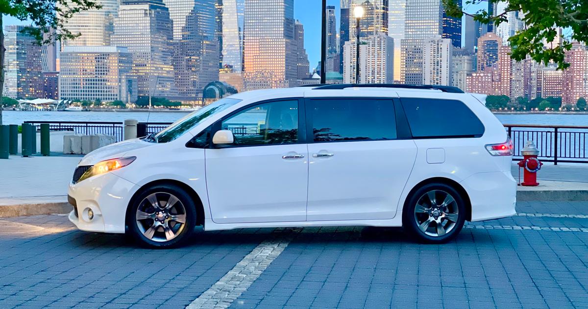 Toyota Sienna 2011 rental in Lodi, NJ by Amaar C. Turo