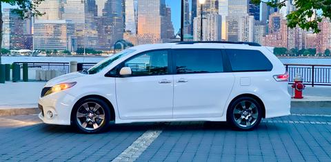 Toyota Sienna 2011