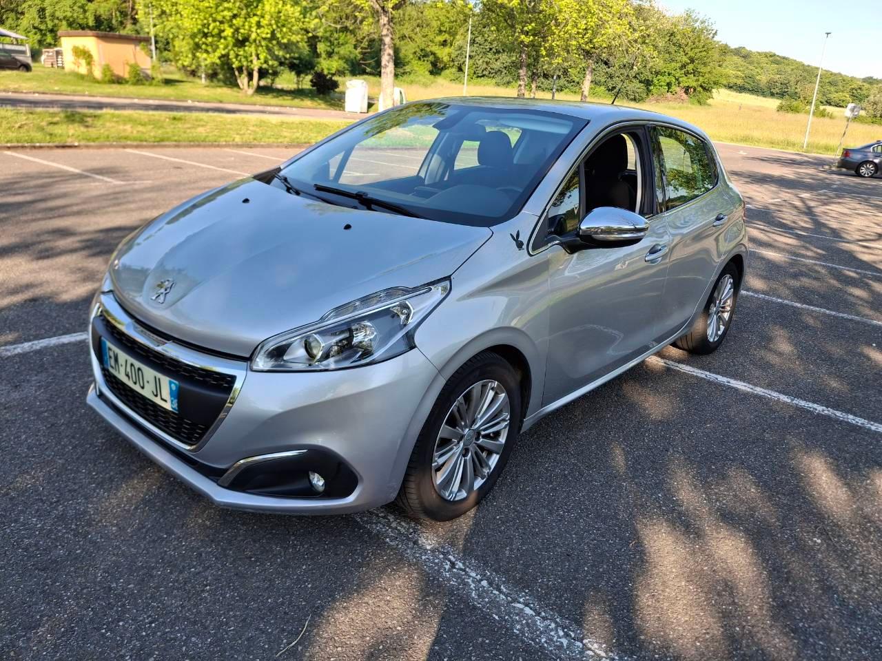 Peugeot 208 2017 à Vienne