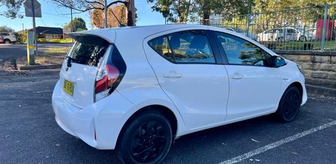 Toyota PRIUS 2019