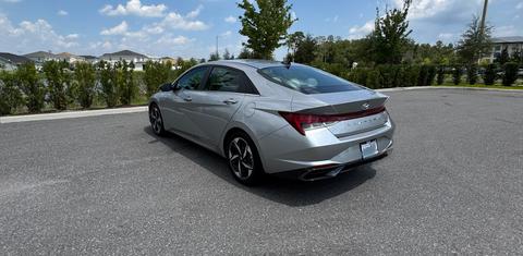 Hyundai Elantra 2022