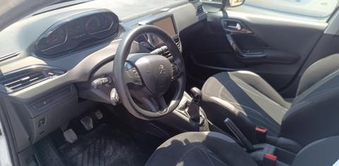 Peugeot 208 2013