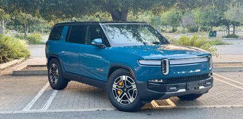 Rivian R1S 2022