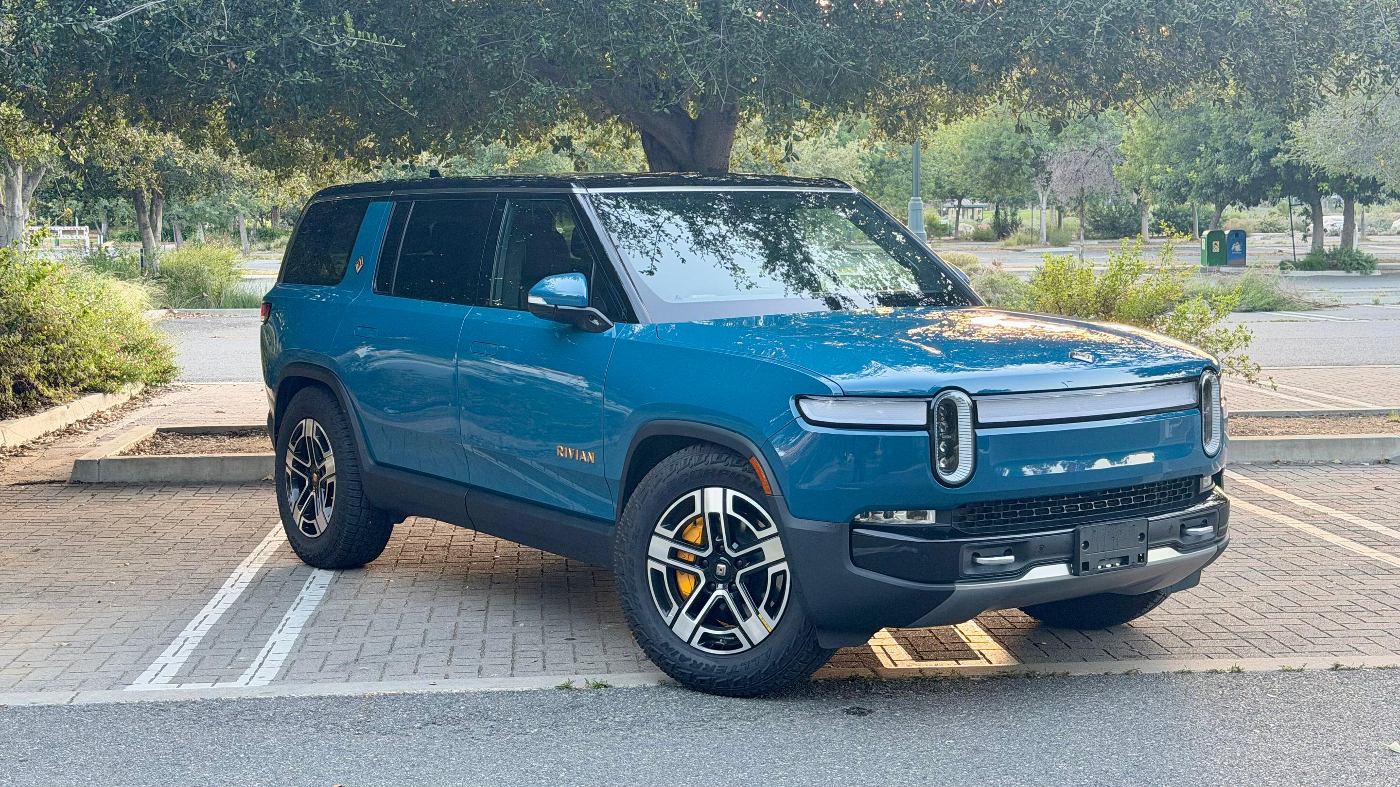 Rivian R1S 2022 in Glendale, CA