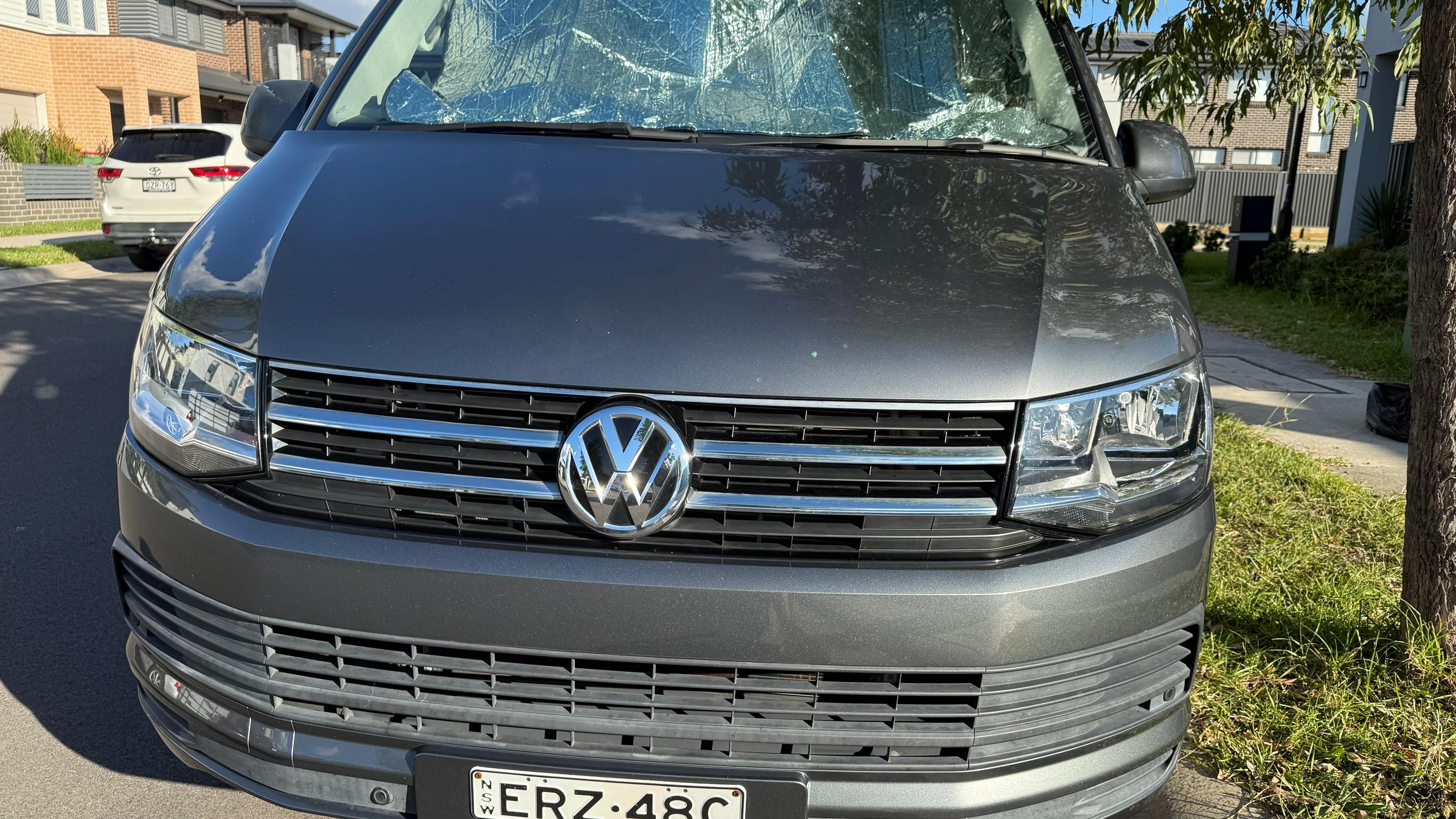 Volkswagen MULTIVAN 2019 in Melonba