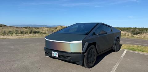 Tesla Cybertruck 2025