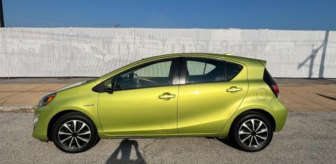 Toyota Prius c 2016