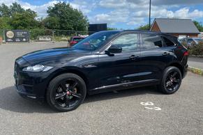 Jaguar F-PACE 2018 in London
