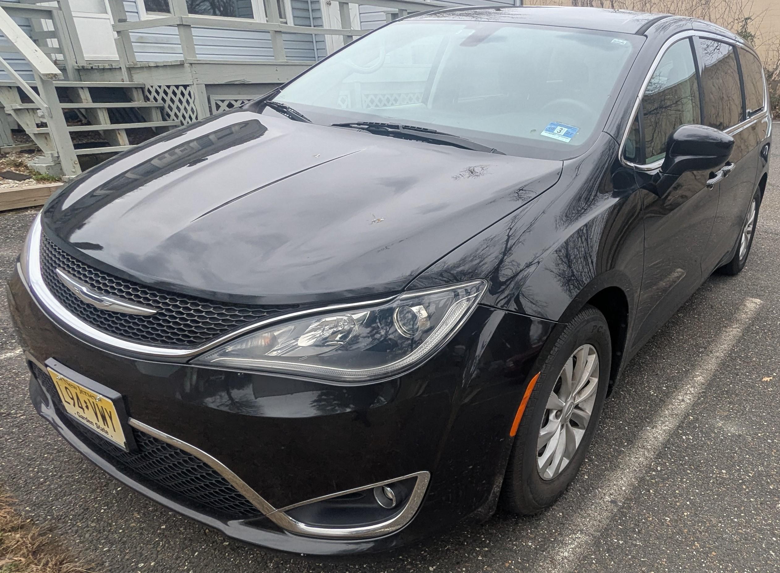 Chrysler Pacifica 2018 in Berlin, NJ