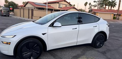 Tesla Model Y 2026
