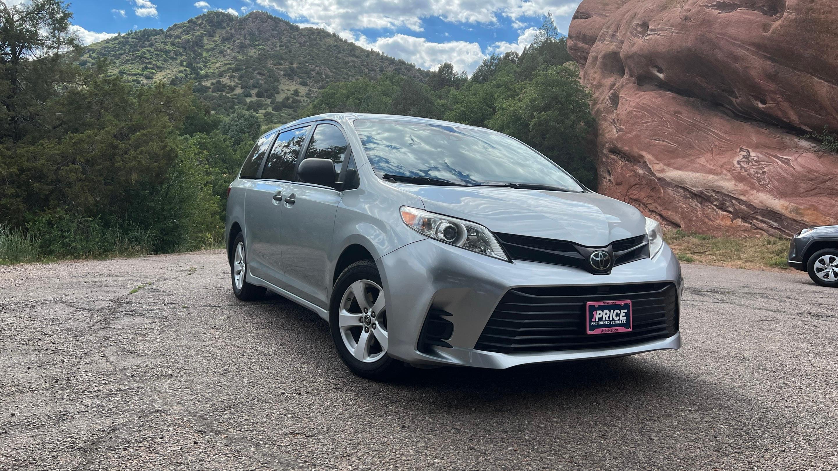 Toyota Sienna 2019 in Aurora, CO